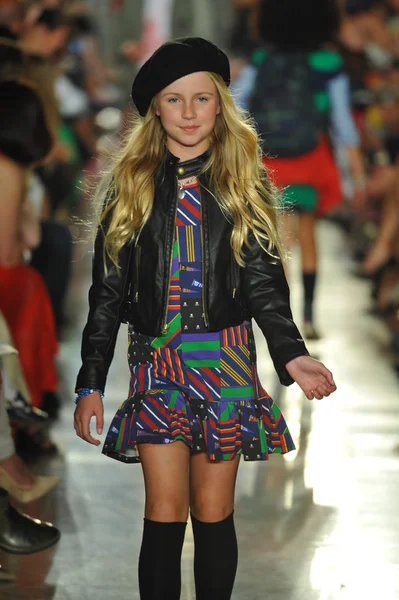 Modell: ralph lauren children's fashion show — Stock Fotó