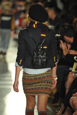 model, ralph lauren çocuk moda defilesi