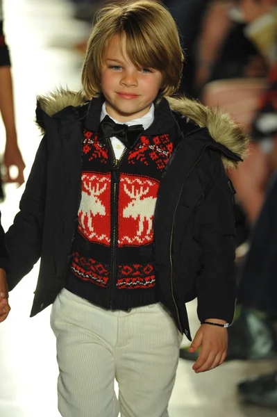 Model at Ralph Lauren Children Fashion Show — Stock Photo, Image