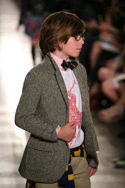 model, ralph lauren çocuk moda defilesi