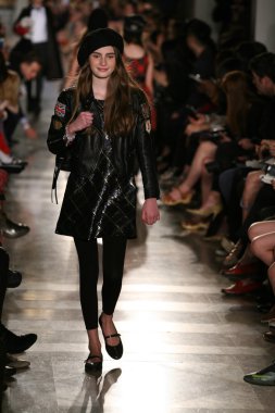 model, ralph lauren çocuk moda defilesi