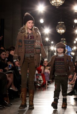 modeller, ralph lauren defile