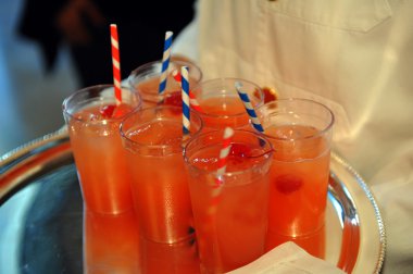 suyu kokteylleri tepsi