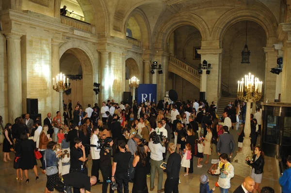 People attends Ralph Lauren show — Stock Photo, Image