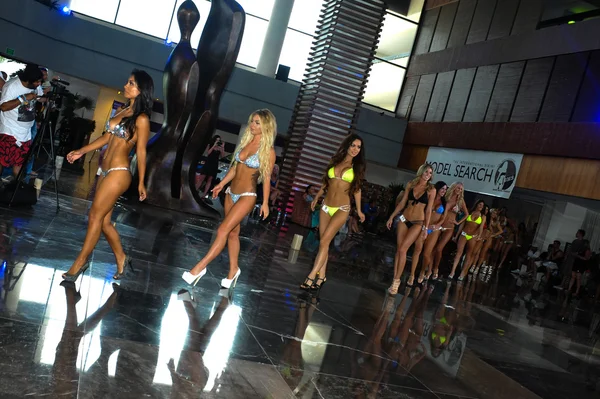 Models during International Bikini Model Search — Stock Photo, Image