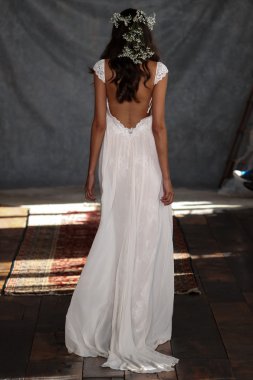 claire pettibone koleksiyon gösterisindeki modeli