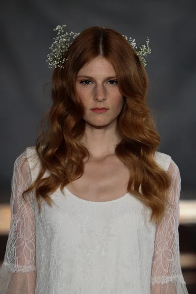 Model på Claire Pettibone kollektion show - Stock-foto