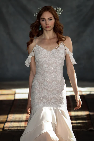 Model op claire pettibone collectie show — Stockfoto