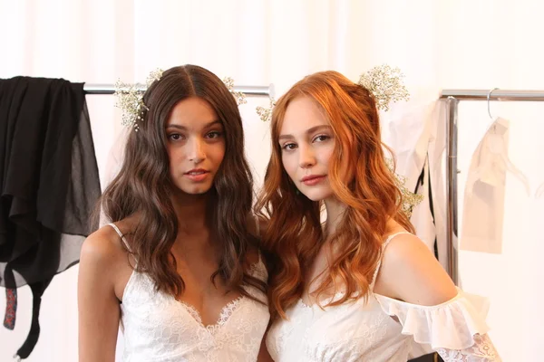 Models at Claire Pettibone show — Stock Photo, Image