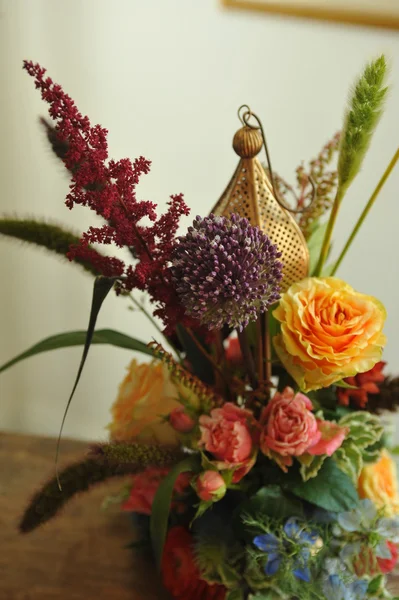 Svatební květinová aranžmá. — Stock fotografie
