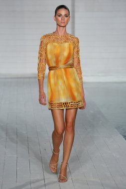 meskita koleksiyonu pist model yürür