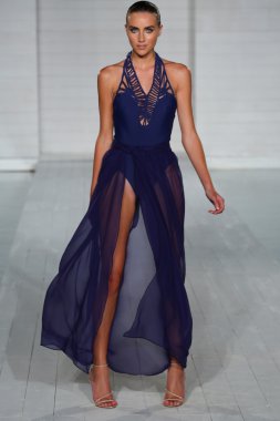 meskita koleksiyonu pist model yürür