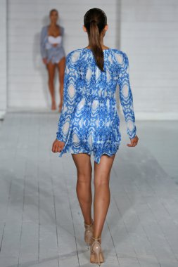 meskita koleksiyonu pist model yürür