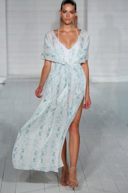 meskita koleksiyonu pist model yürür