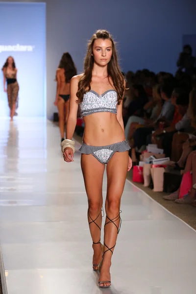 Model walks at Aguaclara Swimwear collection — Stock Photo, Image