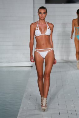 modeli KEVA j yürür. soho plaj evinde koleksiyon