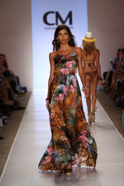 CIA maritima koleksiyon model yürür