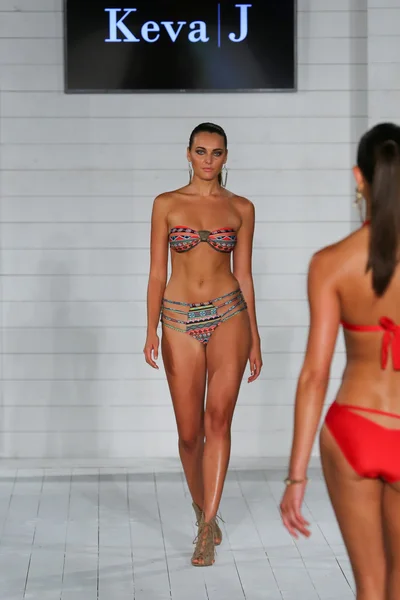 Model walks at Keva J. collection at SoHo Beach House — Stock Photo, Image