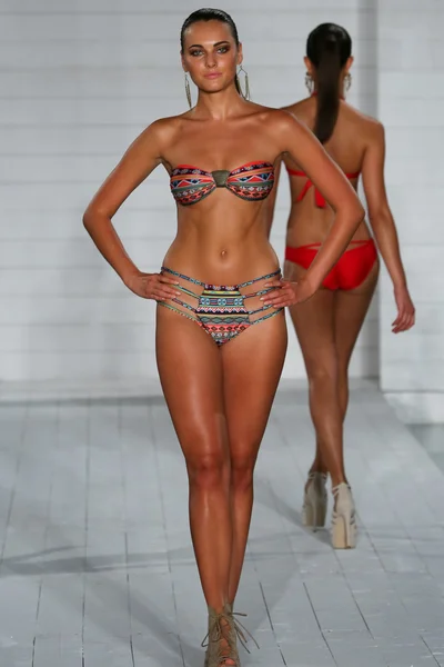 Model walks at Keva J. collection at SoHo Beach House — Stock Photo, Image