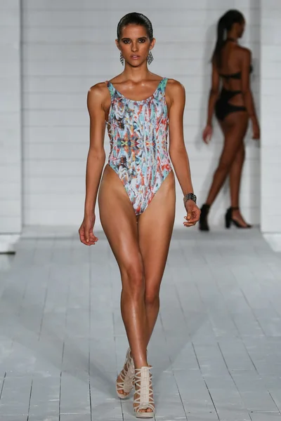 Model walks at Keva J. collection at SoHo Beach House — Stock Photo, Image