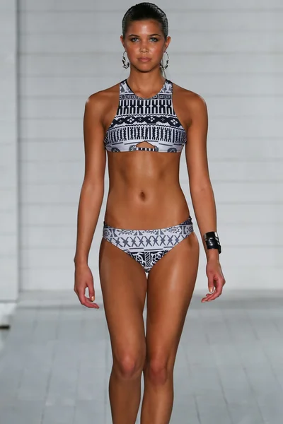 Model walks at Keva J. collection at SoHo Beach House — Stock Photo, Image