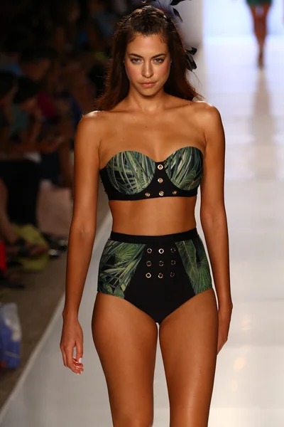 Model walks runway at Aguaclara Swimwear collection — Stock Photo, Image