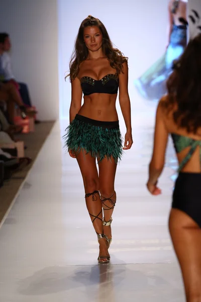 Model walks runway at Aguaclara Swimwear collection — Stock Photo, Image