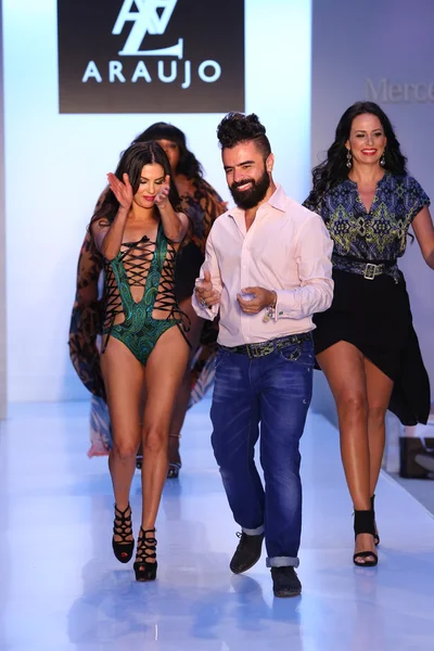 TV personality Adriana De Moura, designer A.Z Araujo and model — Stock Photo, Image