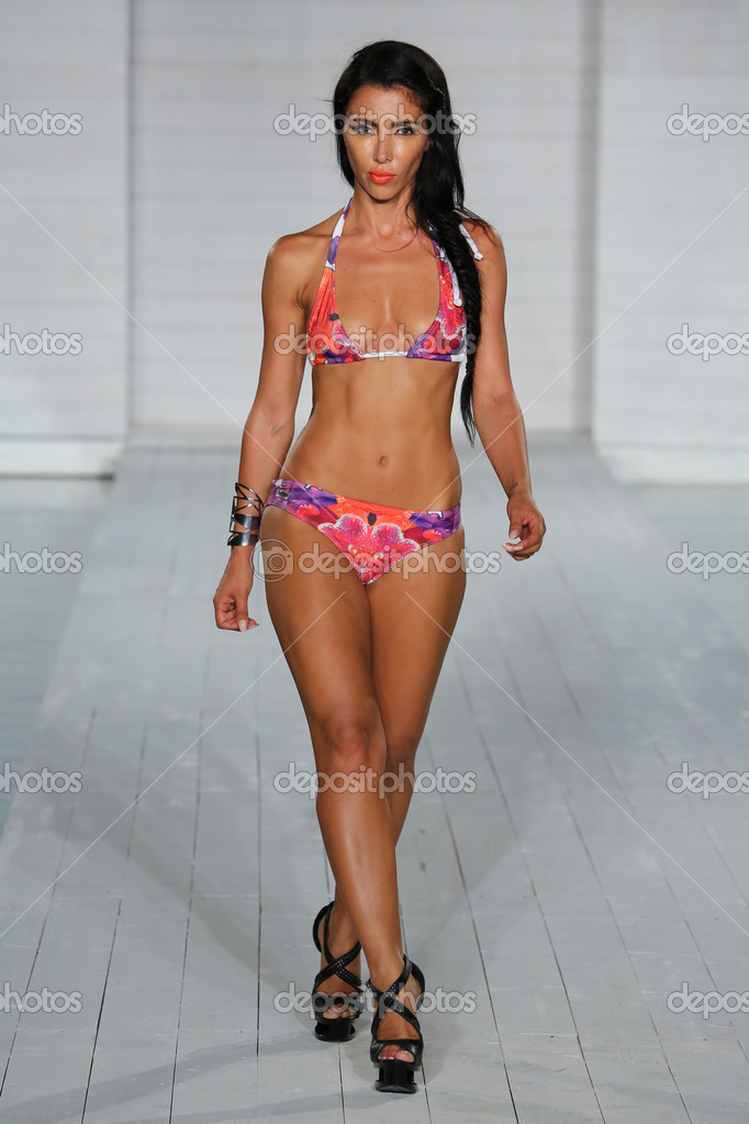 Model walks at Lila Nicole collection – Stock Editorial Photo ©  fashionstock #50255833