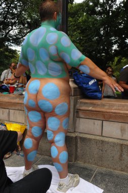 çıplak modeller, sanatçı new york city streets ilk resmi vücut boyama olay sırasında al