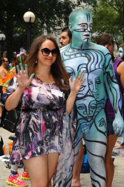 çıplak modeller, sanatçı new york city streets ilk resmi vücut boyama olay sırasında al