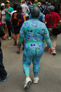 çıplak modeller, sanatçı new york city streets ilk resmi vücut boyama olay sırasında al