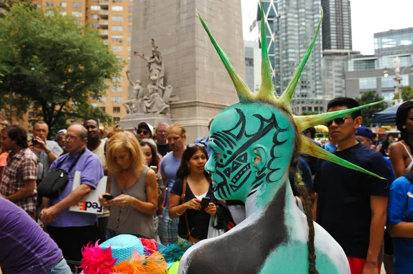 Artisti nudi durante il primo evento ufficiale di Body Painting — Foto Stock