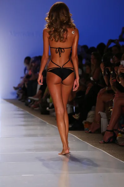 Model at Liliana Montoya Swim collection — Stock Photo, Image