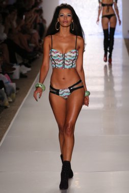 Plaj Tavşanı yüzmek atýk model