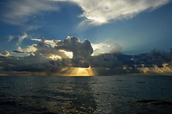 Sonnenaufgang am frühen Morgen — Stockfoto