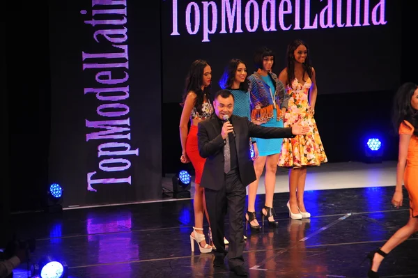 Modele w Top Model Latina 2014 — Zdjęcie stockowe