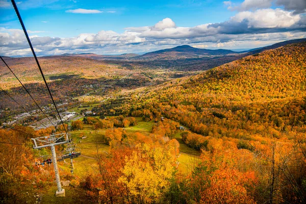 Herfst Landschap Bergen Bos Herfstkleuren Uitzicht Vanaf Skyride Stoeltjeslift — Stockfoto