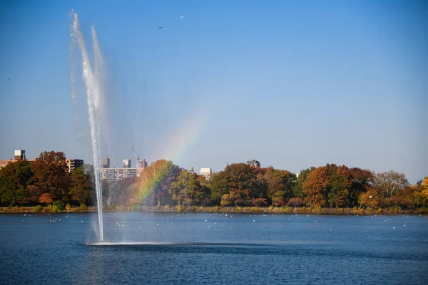 Fontána Duha Central Park Reservoir Nebo Jacqueline Kennedy Onassis Reservoir — Stock fotografie