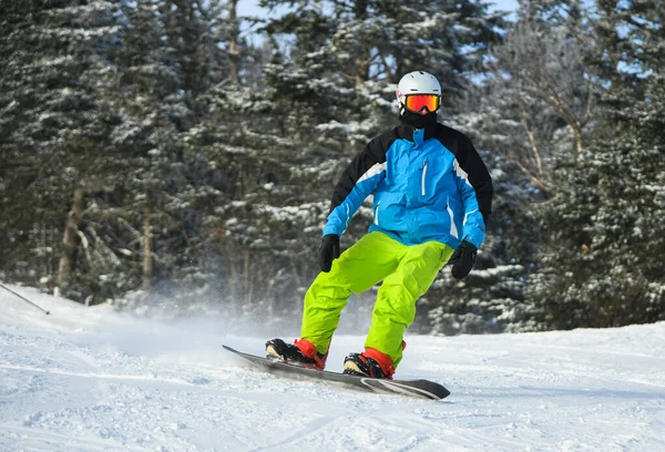 Winter Sports Photo Male Snowboarder Slides Ski Slope — Stockfoto