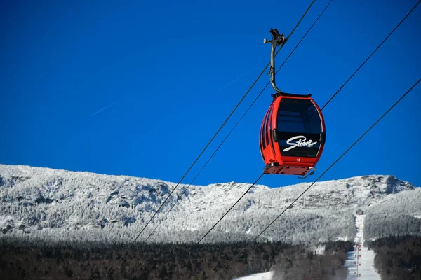 Stowe Mountain Ski Resort Gondola Vermont Usa Amazing Winter Day — Stockfoto