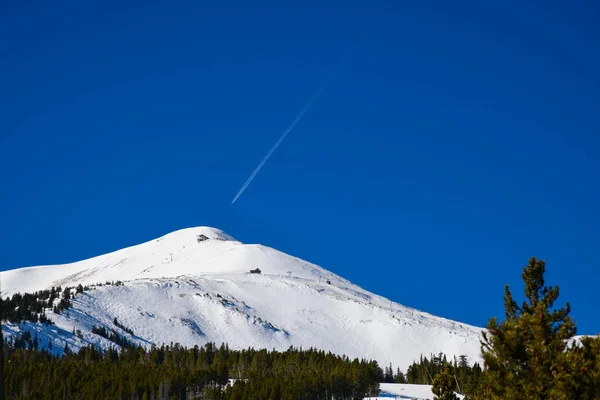 Krásný Výhled Vrchol Breckenridge Resort Colorado Slunečný Den Jasně Modrou — Stock fotografie