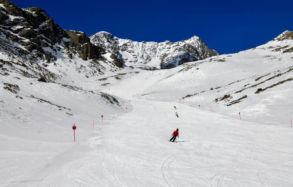 Σκι Κατάβαση Στο Όμορφο Χειμερινό Τοπίο Του Stelvio National Park — Φωτογραφία Αρχείου