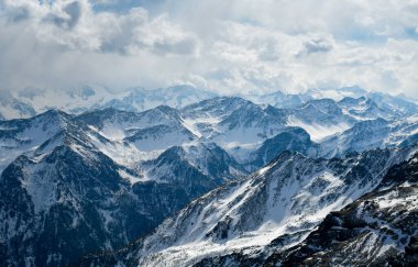 Val di Sole Pejo 3000, Pejo Fonti kayak merkezi Stelvio Ulusal Parkı, Trentino, İtalya Alpleri.