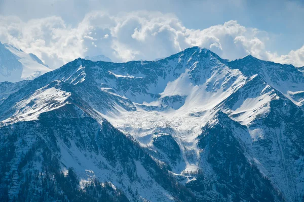 Val di Sole Pejo 3000, Pejo Fonti kayak merkezi Stelvio Ulusal Parkı, Trentino, İtalya Alpleri.