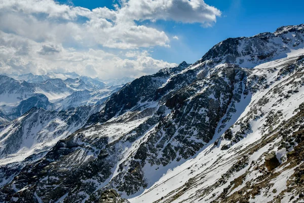 Val di Sole Pejo 3000, Pejo Fonti kayak merkezi Stelvio Ulusal Parkı, Trentino, İtalya Alpleri.