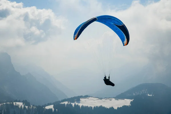 Voli Parapendio Presso Pinzolo Ski Resort Val Rendena Trentino Nelle — Foto Stock