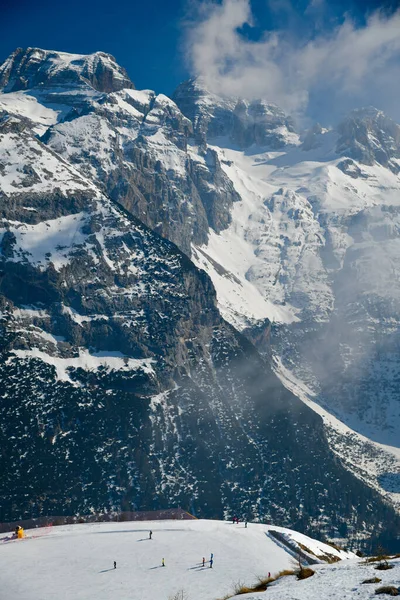 Val Renda Daki Pinzolo Kayak Tesisi Nin Doğal Bir Güzelliği — Stok fotoğraf