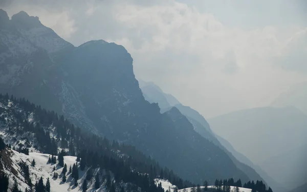 Fantastická Zimní Krajina Lyžařském Středisku Pinzolo Val Rendeně Trentinu Itálii — Stock fotografie