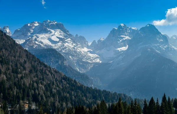 Pinzolo Okouzlující Lyžařské Středisko Nachází Val Rendeně Provincii Trento Úchvatný — Stock fotografie